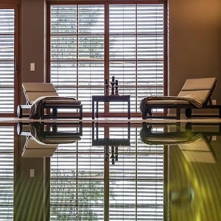 Appartement Chalet With Pool, Sauna And Elevator