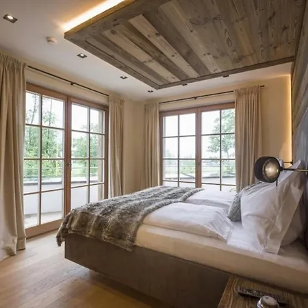 Appartement Chalet With Pool, Sauna And Elevator *
